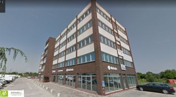  KANCELÁRIE v admin. budove pri hlavnej ceste do Rovinky