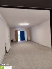 Skladový priestor / garáž v uzavretom areáli - Vajnory, 70 m2